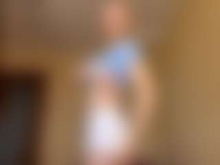 ApoloniaKlan MILF webcam performer live streaming