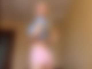ApoloniaKlan MILF webcam performer live streaming