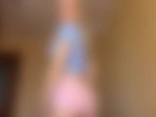 Live cam show with ApoloniaKlan - Athletic MILF on Camsoda