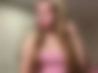 Kira Kinstler's Live Sex Cam Show