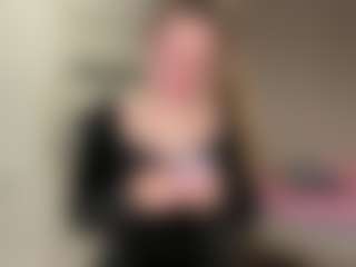 Live cam show with Kira Kinstler - Ebony on xxxlivecams.org