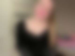 Kira Kinstler's Live Sex Cam Show