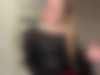 Kira Kinstler's Live Sex Cam Show