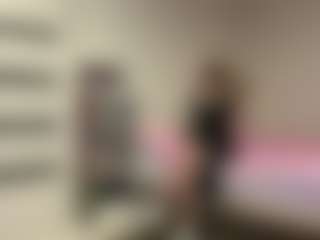 Live cam show with Kira Kinstler - Ebony Anal on Camsoda