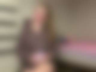 Kira Kinstler's Live Sex Cam Show