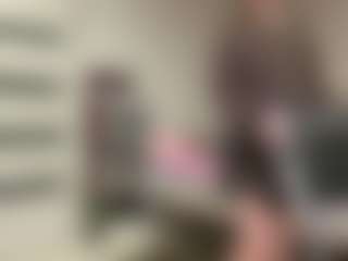 Live cam show with Kira Kinstler - Playdildo on StripNow
