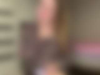 Kira Kinstler's Live Sex Cam Show