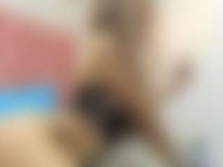 Live cam show with thin-alisson-becker - Striptease on Camsoda