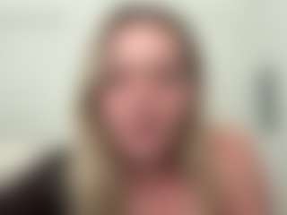 troubleinlace's Live Sex Cam Show