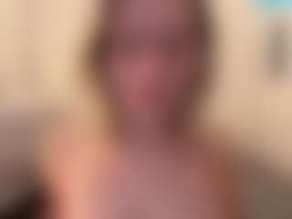 troubleinlace's Live Sex Cam Show