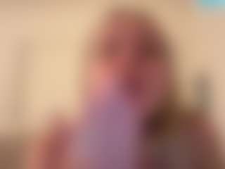 troubleinlace's Live Sex Cam Show
