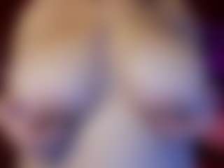 izumiit0's Live Sex Cam Show