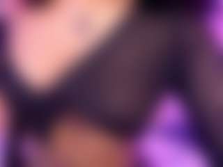 lucie-petite's Live Sex Cam Show
