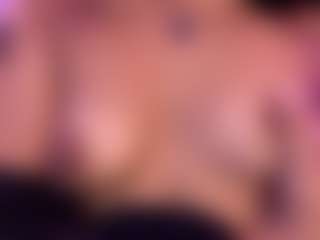 lucie-petite's Live Sex Cam Show