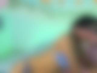 lucie-petite's Live Sex Cam Show