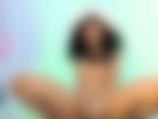 lucie-petite's Live Sex Cam Show