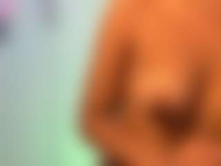 lucie-petite's Live Sex Cam Show