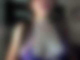 Live cam show with SamanthaMiller8 - New Petite on TottyGirls