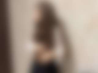 Bella's Live Sex Cam Show