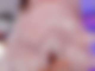 Live cam show with LilyRoseMoon - Moaning on Camsoda