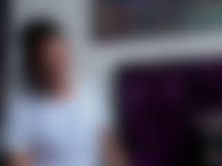 Larina-fox MILF webcam performer live streaming