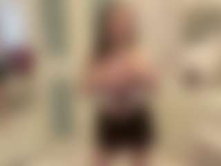 Live-Cam-Show mit RebaJarrells - Camel Toe auf Camsoda