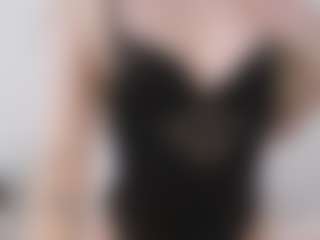 kinkynicoless's Live Sex Cam Show