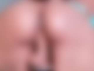 Kellynee1 MILF webcam performer live streaming