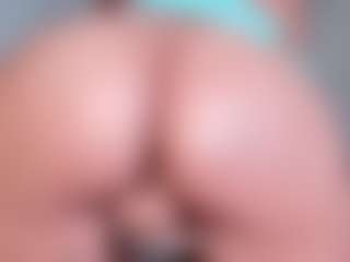 Kellynee1 MILF-Webcam-Darstellerin im Live-Stream