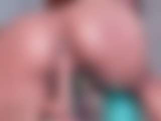 Live cam show with Kellynee1 - Ass Bouncing on xDating