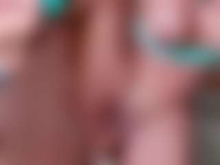 Kellynee1 MILF webcam performer live streaming