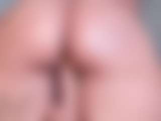 Kellynee1 MILF webcam performer live streaming