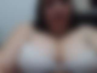 Lamante1992 MILF webcam performer live streaming