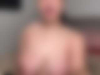 Live cam show with BIG Tokyooo - Bush on xblisslive.com
