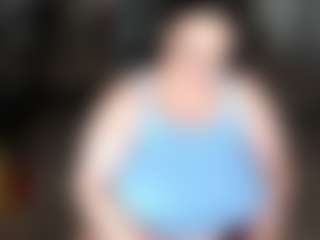 SweetCharlotte MILF webcam performer live streaming