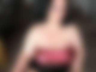 SweetCharlotte MILF webcam performer live streaming
