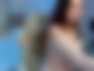 Live cam show with Aria-Belle - Spank on TeamSkeetLive