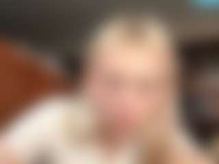 Live cam show with DennaDuerson - Upskirt on livesuperchat.net