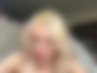 Live cam show with DennaDuerson - Skinny on Hubzter Live