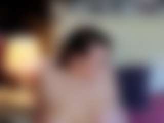 Live cam show with EmmaXKlain - Facial on Camsoda