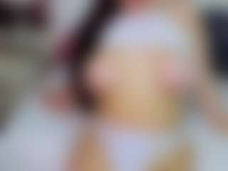 Live cam show with EmmaXKlain - Fingering on CamwithHer