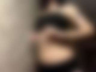 LakishaGuin's Live Sex Cam Show