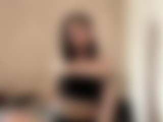 Live cam show with LakishaGuin - Bedroom on Camsoda