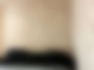 Live cam show with LakishaGuin - Cute on madthumbs