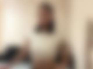 Live cam show with LakishaGuin - Bedroom on Camsoda
