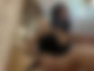 Live cam show with LakishaGuin - Skinny on Hubzter Live
