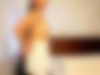 Live cam show with Yuki-glow - Camel Toe on live.xheat.ai