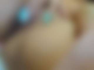 Live cam show with DemiCharm - Big Tits on Gym Cam Girls