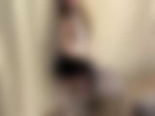 Live cam show with MagaliAragan - Flashing on madthumbs
