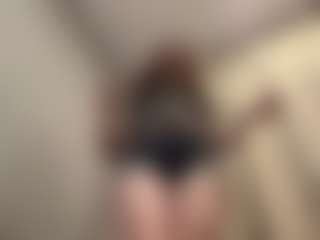 Live cam show with MagaliAragan - Spank on xDating